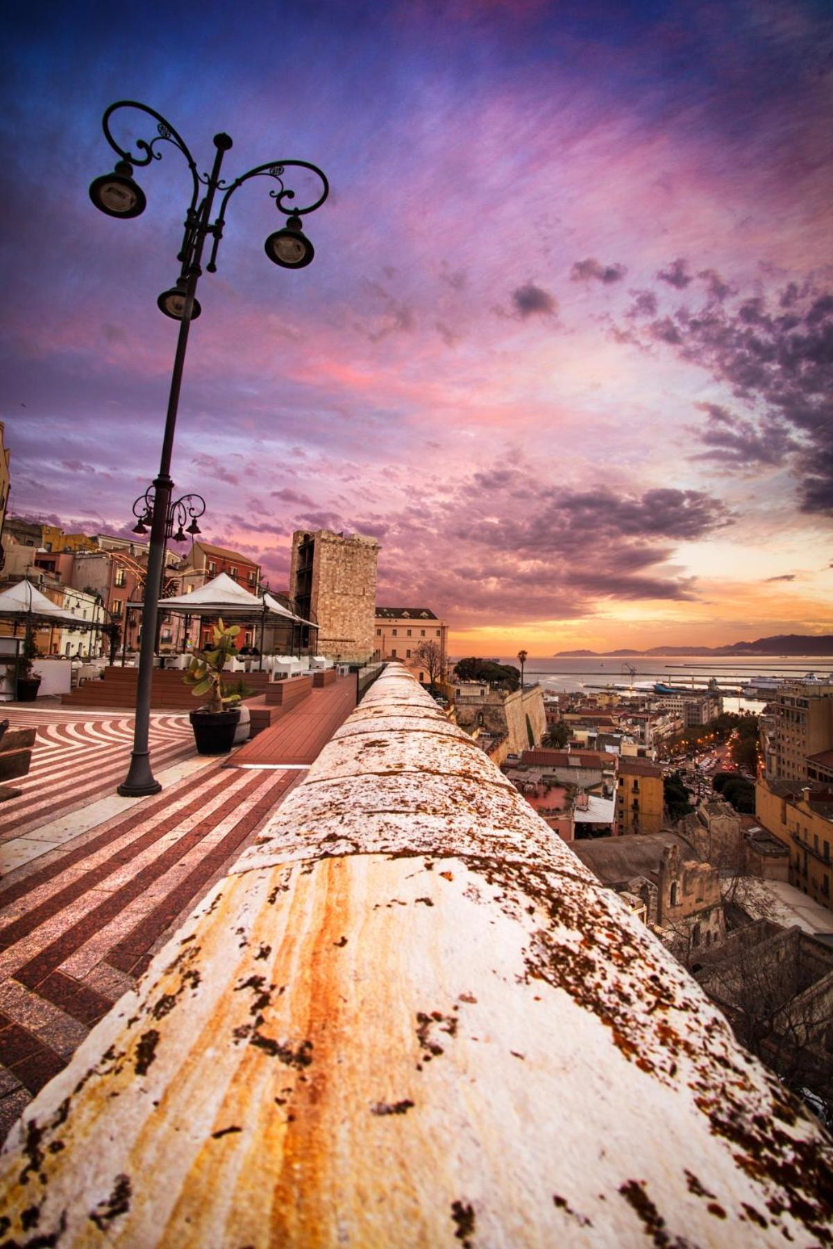 Panoramica, nel cuore della città Cagliari Exterior foto
